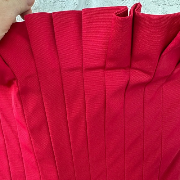 Antonio Melani Alicia Ruffled Pleated Dress Red Cocktail Off Shoulder Size 4 - Picture 10 of 14